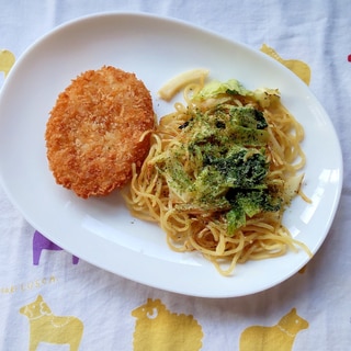 塩焼きそばとコロッケのランチプレート♪